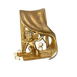Vintage Gold-Toned Cherub With Faux Pearls Curtain Brooch Pin Jewelry